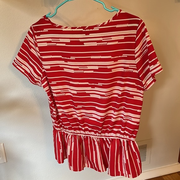 Red and white peplum top size L - Picture 2 of 2